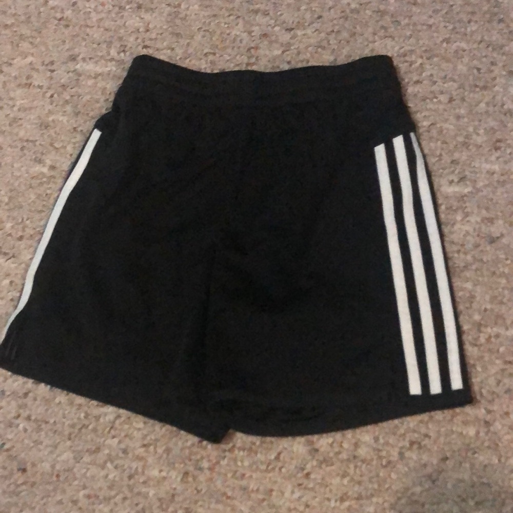 Super cute Adidas basketball shorts🛍